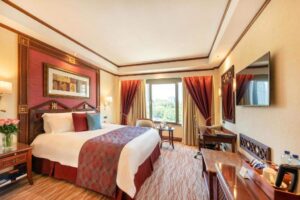 13 Days Kenya Luxury Holiday Safari Package